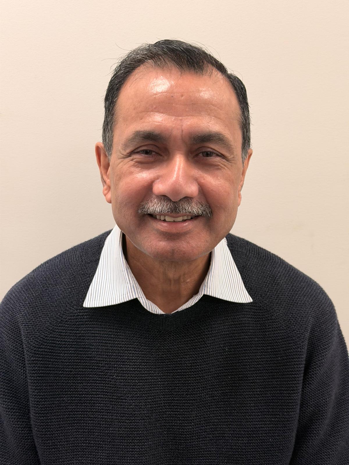 Dr Farooq 1